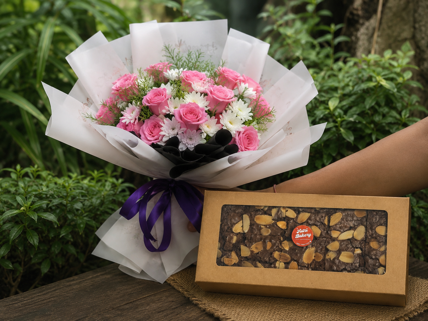Cake dan Bunga Jadi Kombinasi Favorit untuk Hari Bahagia